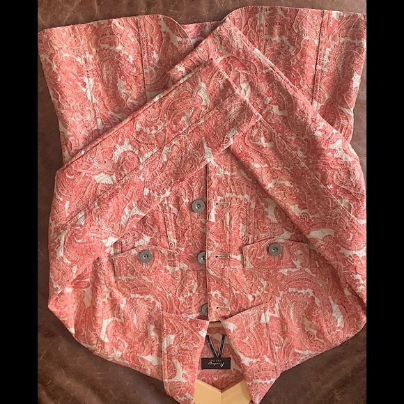 Light weight blazer. Muted red and khaki paisley.  Unlined.  Med Petite - Picture 2 of 5